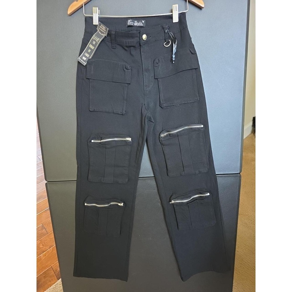 Roma Studio Women's The Straight Fit Cargo pant By Rosee Black Size Medium NWT